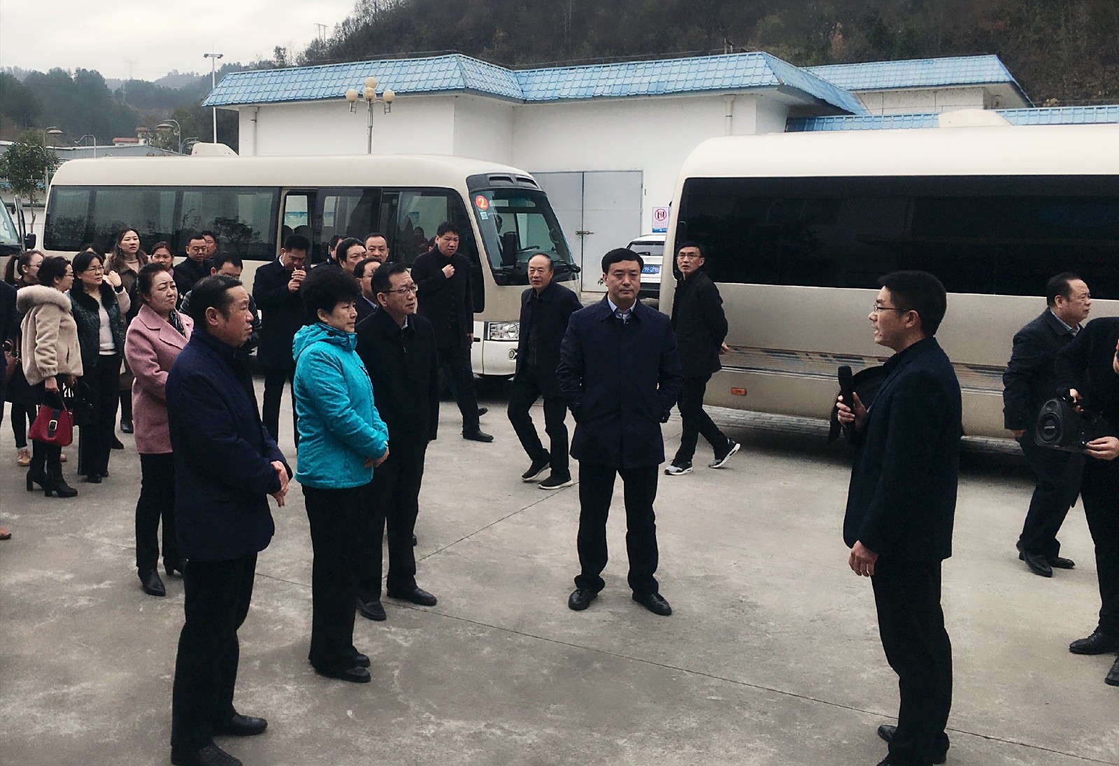 �������˴�ί�ᵳ�鸱��ǡ�����������۵�ˮ������˾������ˮ���ó�����
