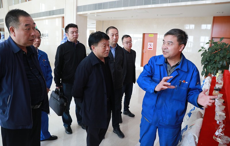 熊良虎赴陕西将来能源公司互换座谈 熊良虎赴陕西将来能源公司互换座谈