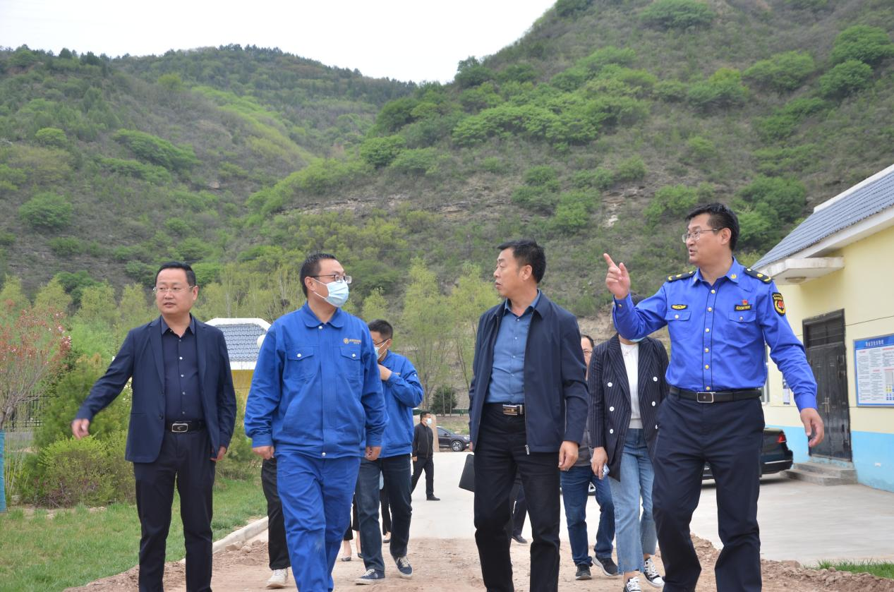 黄陵县人大常委会副主任张永强到黄陵县污水处置厂调研 黄陵县人大常委会副主任张永强到黄陵县污水处置厂调研