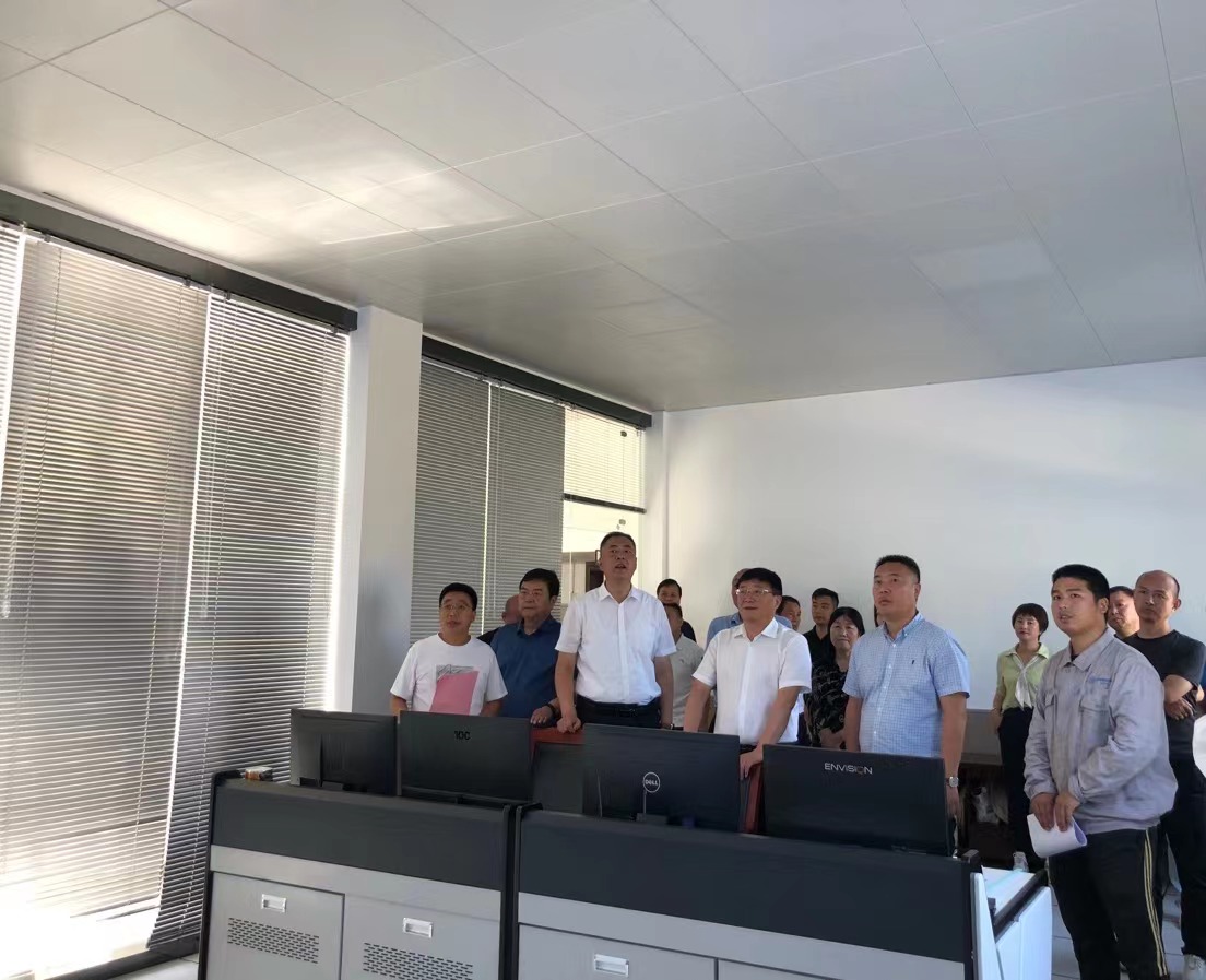 商洛市人大常委会副主任冯永清到水环境公司山阳县污水处置厂调研 商洛市人大常委会副主任冯永清到水环境公司山阳县污水处置厂调研